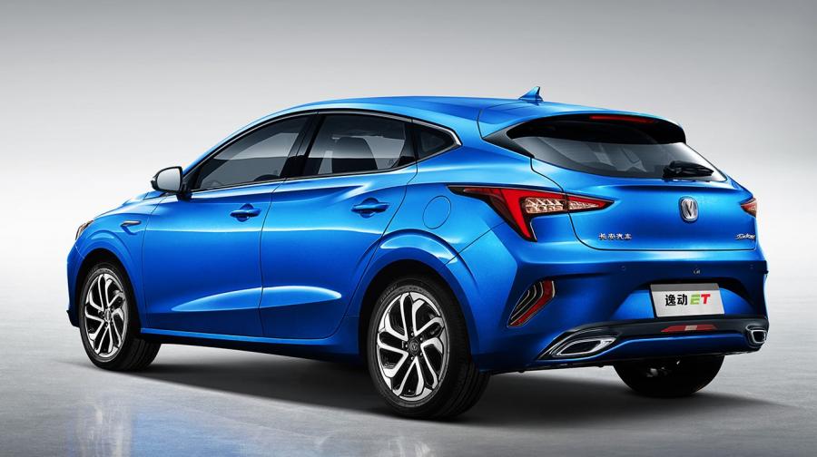  ChangAn Eado ET 2018 года  (фото 5 из 8)
